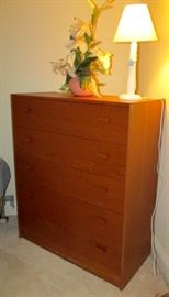 Laminate chest of drawers