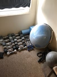 See how dusty these weights are? How are your NYE resolutions coming? Come get these weights and start now!