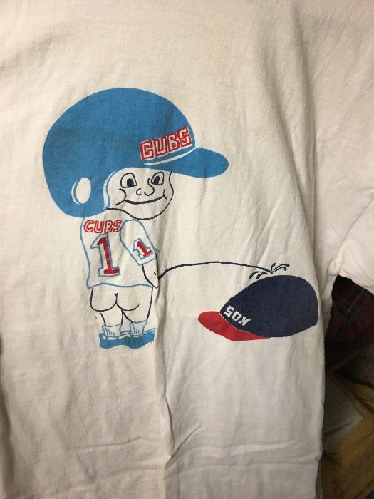 Vintage T-Shirt Cubs peeing on Sox