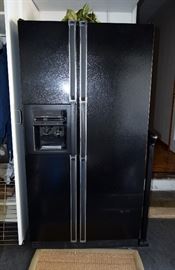 W0KING REFRIGERATOR