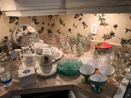 Lots of Kitchenware