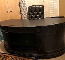 Kidney Shaped Desk that is finished on all sides