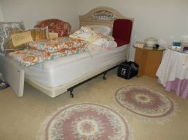 full size bed, rugs, comforters, seat cushions