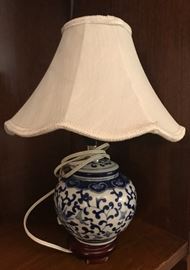 Blue Transfer ceramic table lamp