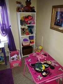 Kids disney table and chairs