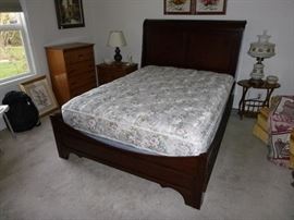 Stunning queen sleigh bed