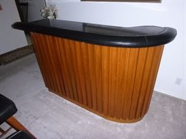 Stunning Teak & Leather bar set, excellent condition