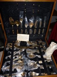 Bronze Thailand dinner set