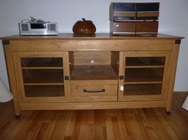 "like new" Media console