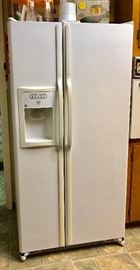 GE side by side refrigerator 