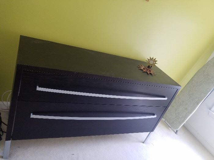 Contemporary 2 drawer chest