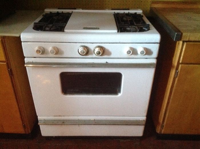 Old gas stove...works!   40