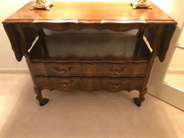 Thomasville buffet server - extendable sides with 2 drawers 