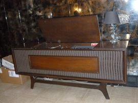 Awesome mid-century GE Stereo/turntable..all works!