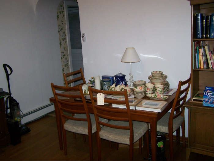 Dining room set 6 chairs (Arm chairs in kitchen)