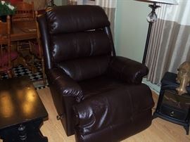 Like new La Z Boy recliner