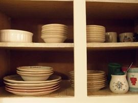 Set of iron stone dinnerware