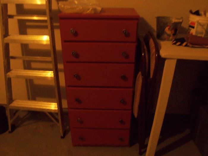 Cute storage chest of drawers