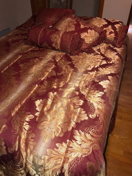 Queen mattress and bedding