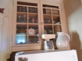 Various vintage kitchen items