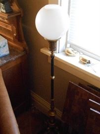 4' black/gold floor lamp
