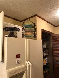 cake stand, plate holder