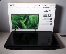 VISIO V-SERIES D32H-C1, 32" HD TV IN ORIGINAL BOX, LED BACKLIT