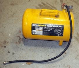 CENTRAL PNEUMATIC 5 GALLON PORTABLE AIR TANK, MODEL 69716, 125 PSI