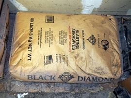 BLACK DIAMOND BLASTING ABRASIVE 80# BAGS, QTY 4