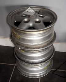 LAND ROVER ALLOY ROAD WHEEL FOR 1997 DEFENDER 16" QTY 3