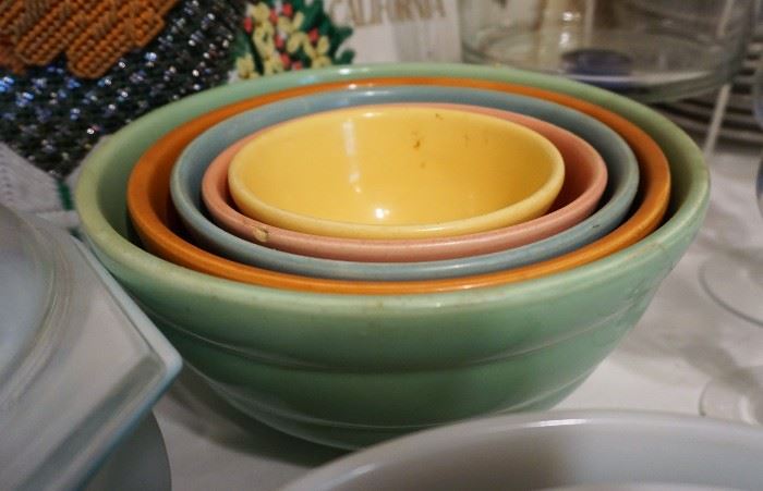 Bauer pottery nesting bowl set
