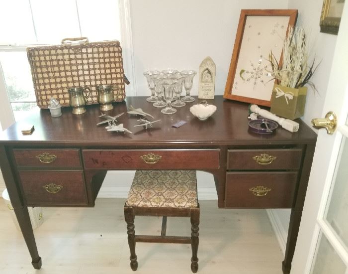 Bombay & Co. Desk