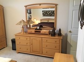 Ethan Allen eight piece queen bedroom set