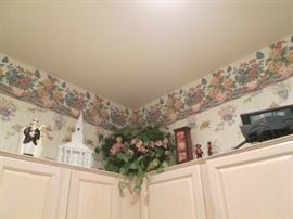 Many, many Accessories suitable for Pot-Shelf Decorating