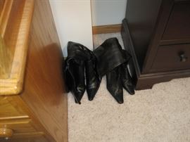 Ladies Boots size 8.