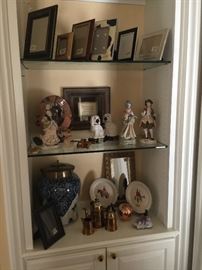 DECORATIVE ACCESSORIES