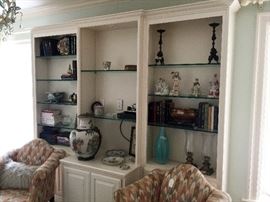 DECORATIVE ACCESSORIES