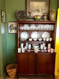 Mid-Century Hutch/Cabinet