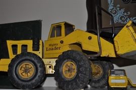 Tonka Trucks Scraper Loader Dump Truck 1960s/early 1970s
