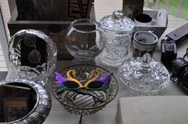 Crystal vases, biscuit jar