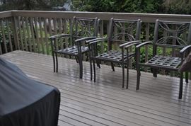 Large rectangular patio table and 6 chairs with removable pads