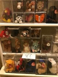 Beanie Babies http://www.ctonlineauctions.com/detail.asp?id=680811