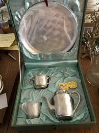 Assortment of Silver and Pewter  http://www.ctonlineauctions.com/detail.asp?id=680841