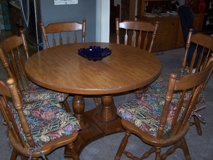 48" table, 2 leaves, 6 chairs