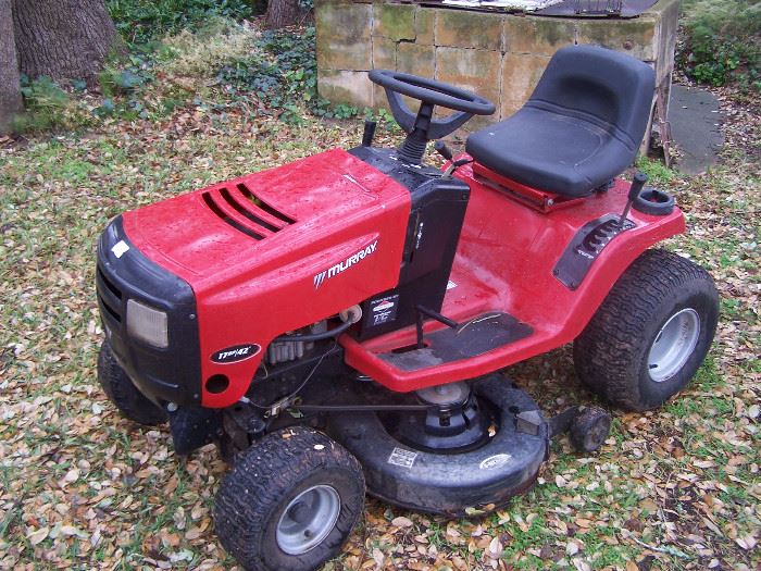 Murray 42" riding mower, the carburator has been rebuilt and it runs great