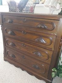 4 drawer antique chest