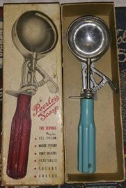 Vintage Peerless Scoop