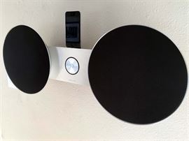 Bang & Olufsen Beosound 8 2 Speaker Dock Station Silver Black Mp3 IPod USB