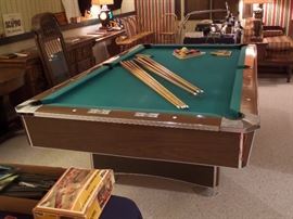 AMF Playmaster pool table 8’ in great condition 