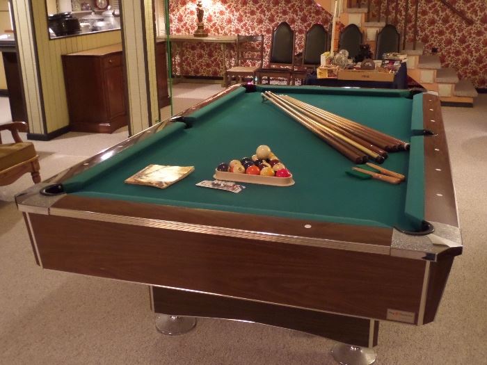 AMF Play Master pool table 8’ in great condition 